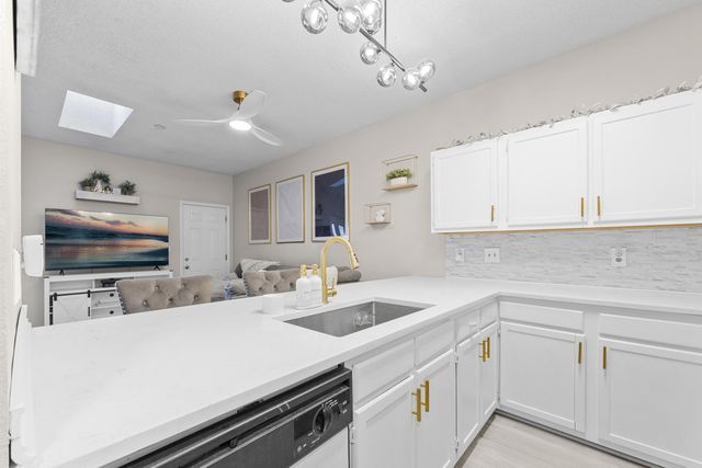 1832 Whispering Oaks Lane, Fort Walton Beach, FL 32547