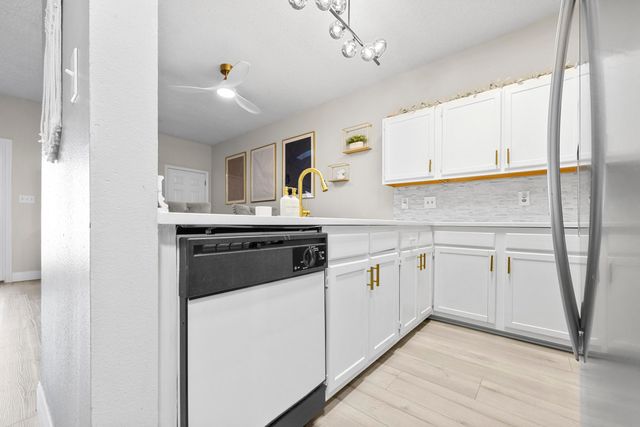 1832 Whispering Oaks Lane, Fort Walton Beach, FL 32547