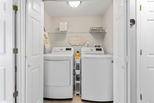 1832 Whispering Oaks Lane, Fort Walton Beach, FL 32547