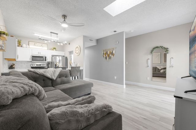 1832 Whispering Oaks Lane, Fort Walton Beach, FL 32547