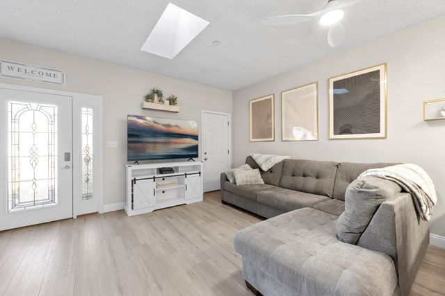 1832 Whispering Oaks Lane, Fort Walton Beach, FL 32547