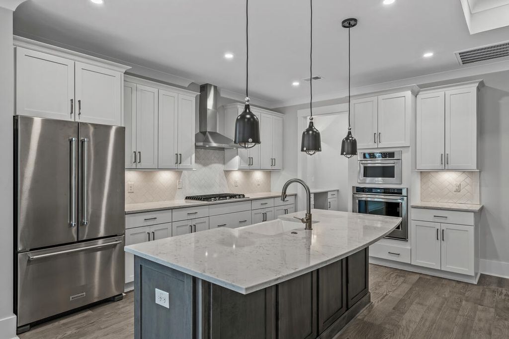 Image 4 of property listing at 361 Glide Slope Street, Charleston, SC 29492