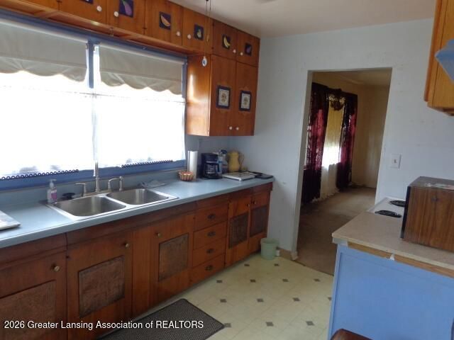216 W Jolly Road, Lansing, MI 48910