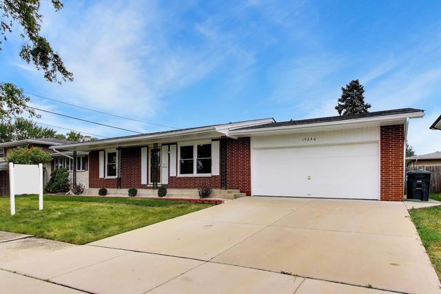 19246 Oakwood Avenue, Lansing, IL 60438