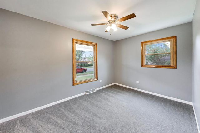 19246 Oakwood Avenue, Lansing, IL 60438