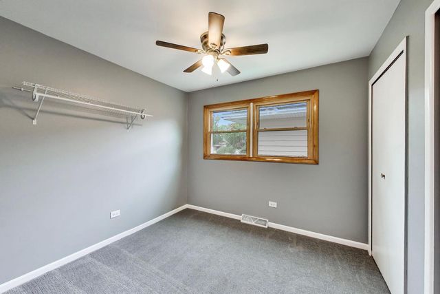 19246 Oakwood Avenue, Lansing, IL 60438