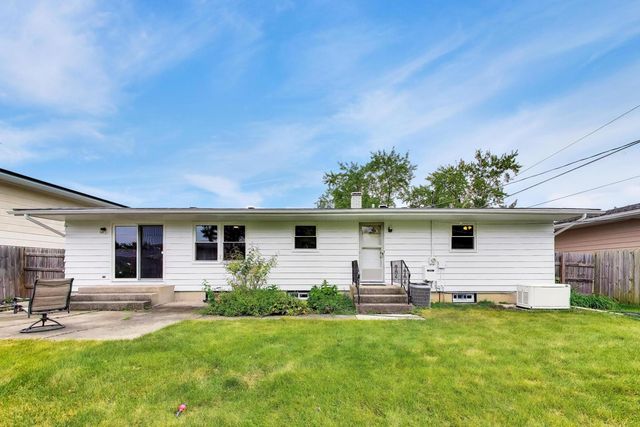 19246 Oakwood Avenue, Lansing, IL 60438