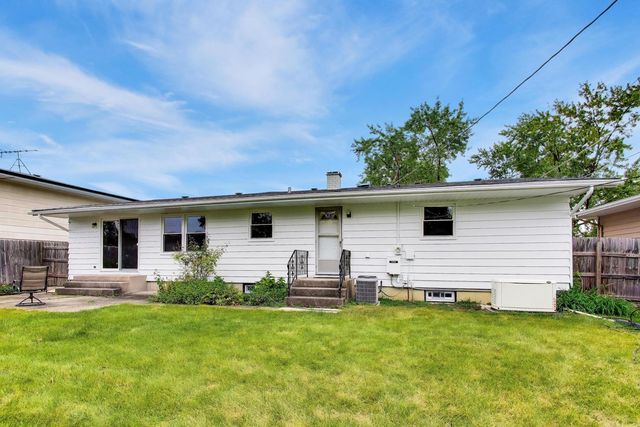 19246 Oakwood Avenue, Lansing, IL 60438