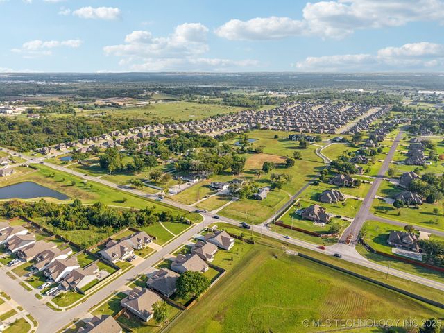 7386 E 86th Street North, Owasso, OK 74055