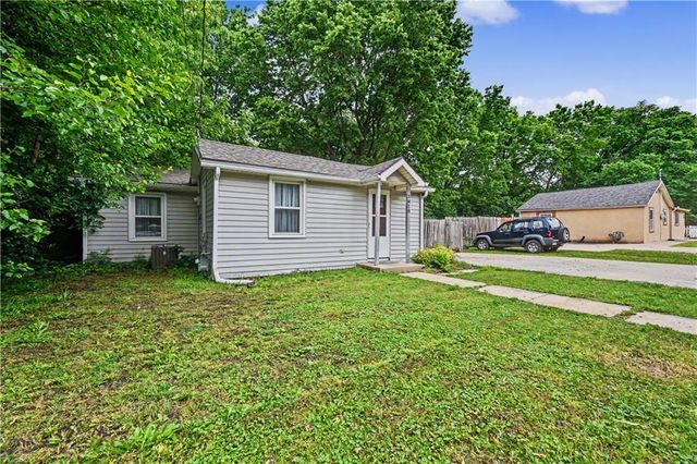1418 Maple Lane, Lawrence, KS 66044