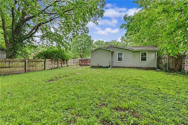 1418 Maple Lane, Lawrence, KS 66044
