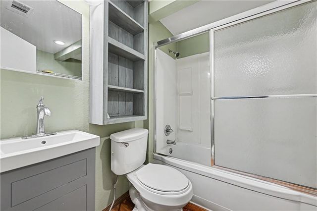 1418 Maple Lane, Lawrence, KS 66044