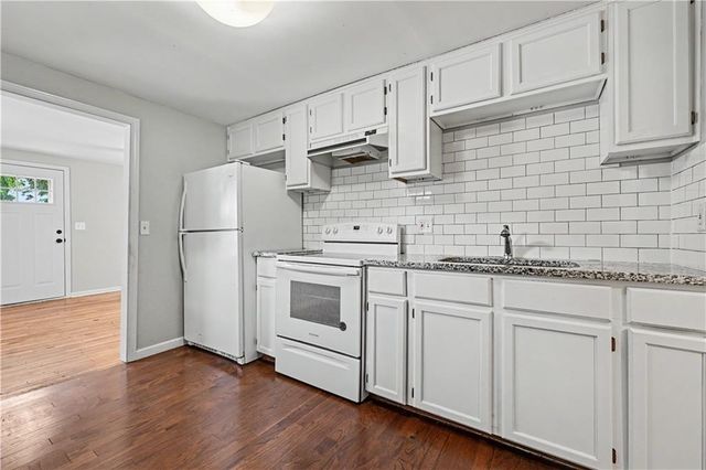 1418 Maple Lane, Lawrence, KS 66044