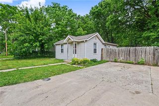 1418 Maple Lane, Lawrence, KS 66044