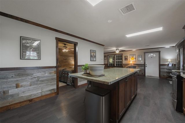 508 Fm 3179, Huntsville, TX 77340