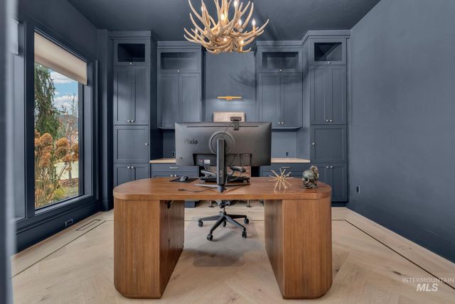 1355 N Morehouse Ave, Eagle, ID 83616