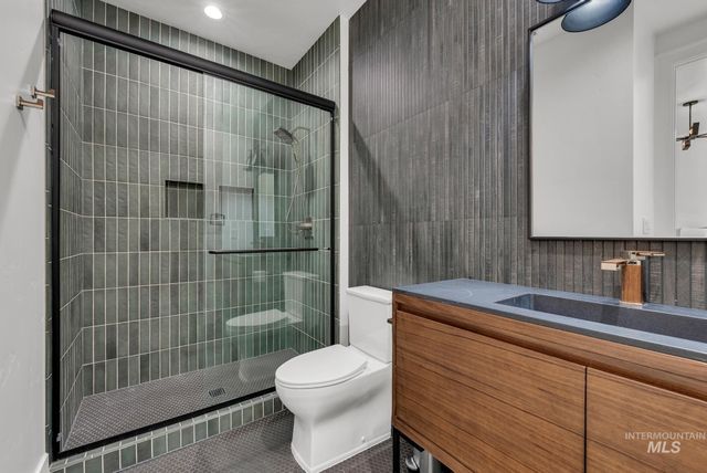 1355 N Morehouse Ave, Eagle, ID 83616