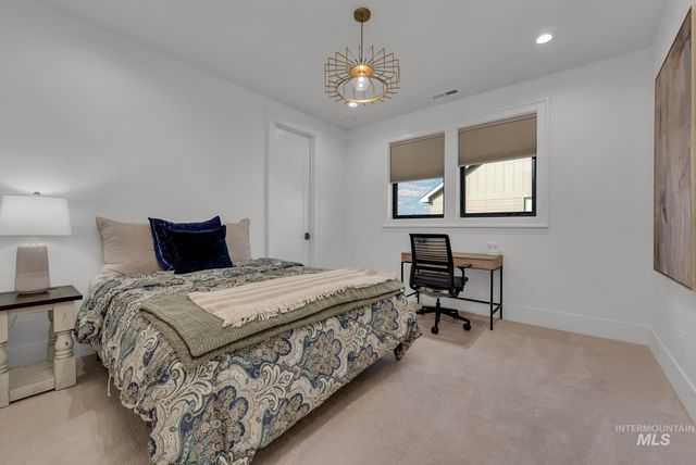 1355 N Morehouse Ave, Eagle, ID 83616