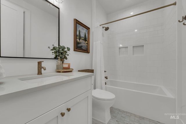 1355 N Morehouse Ave, Eagle, ID 83616