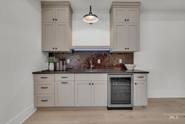 1355 N Morehouse Ave, Eagle, ID 83616