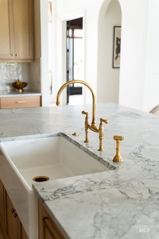 1355 N Morehouse Ave, Eagle, ID 83616