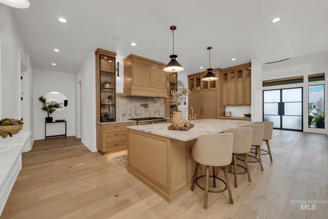 1355 N Morehouse Ave, Eagle, ID 83616