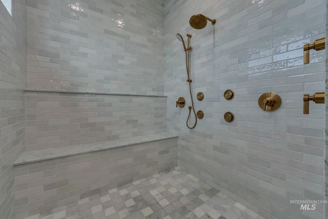 1355 N Morehouse Ave, Eagle, ID 83616