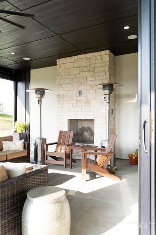 1355 N Morehouse Ave, Eagle, ID 83616