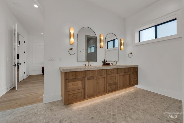 1355 N Morehouse Ave, Eagle, ID 83616