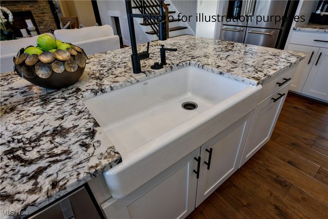 52 Boulder Boulevard, Peninsula, OH 44264