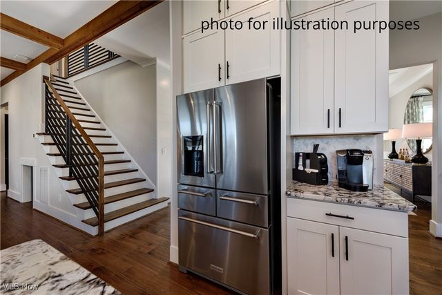 52 Boulder Boulevard, Peninsula, OH 44264