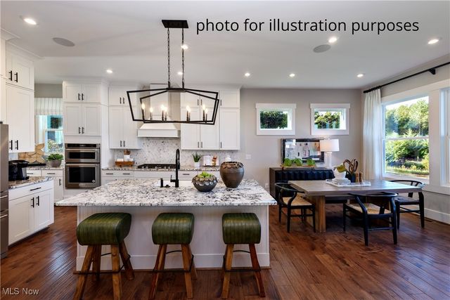 52 Boulder Boulevard, Peninsula, OH 44264