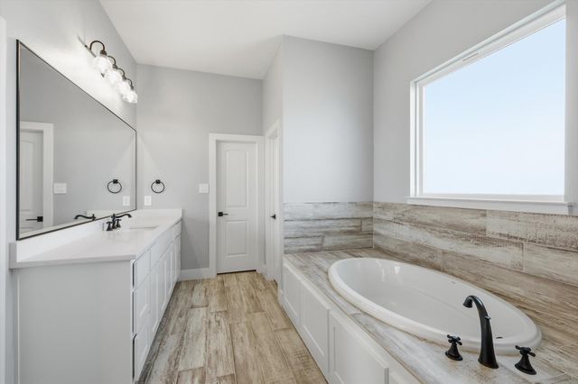 420 Zonaverde Court, Poolville, TX 76487