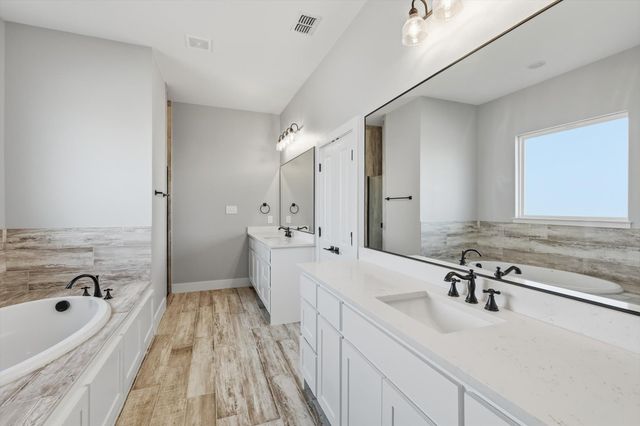 420 Zonaverde Court, Poolville, TX 76487