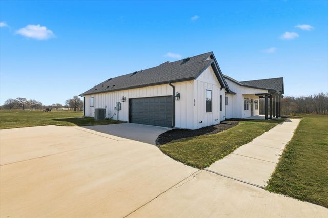 420 Zonaverde Court, Poolville, TX 76487