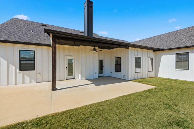 420 Zonaverde Court, Poolville, TX 76487