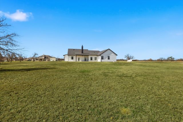 420 Zonaverde Court, Poolville, TX 76487