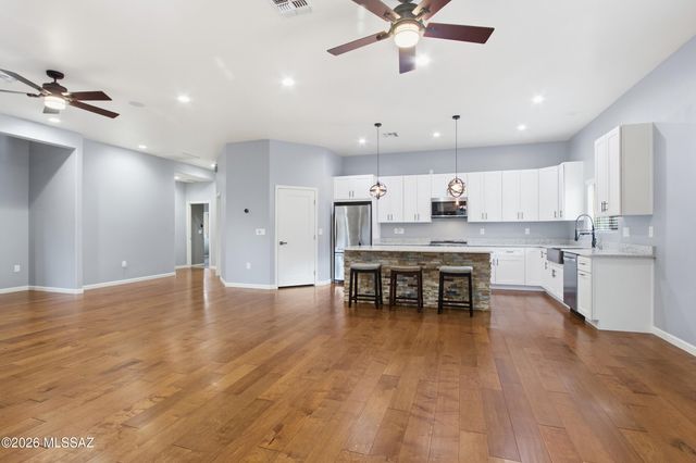 2642 S Falcon View Drive, Tucson, AZ 85713