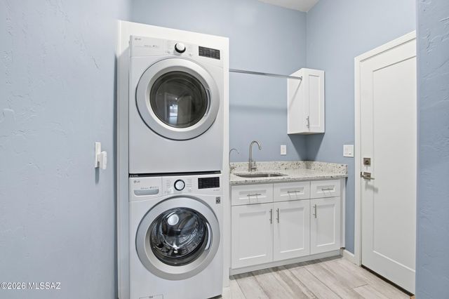 2642 S Falcon View Drive, Tucson, AZ 85713