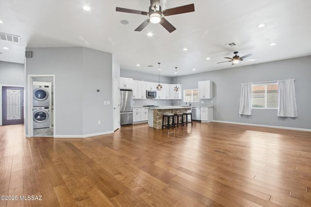 2642 S Falcon View Drive, Tucson, AZ 85713