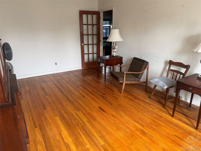 243 Pershing Parkway, Mineola, NY 11501