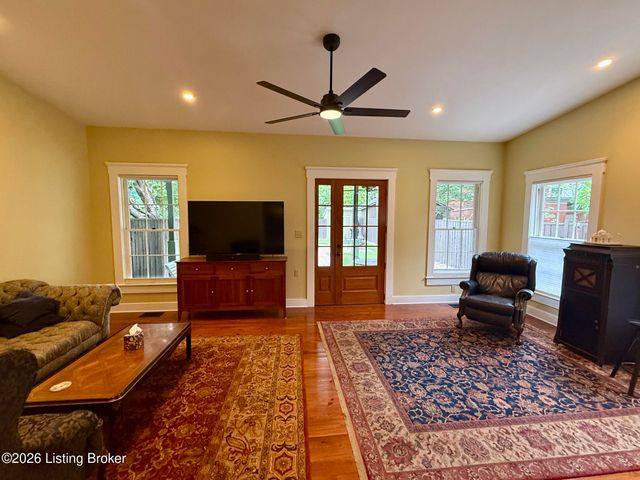 1344 S 6th St, Louisville, KY 40208