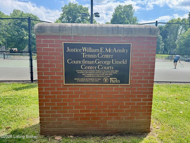 1344 S 6th St, Louisville, KY 40208