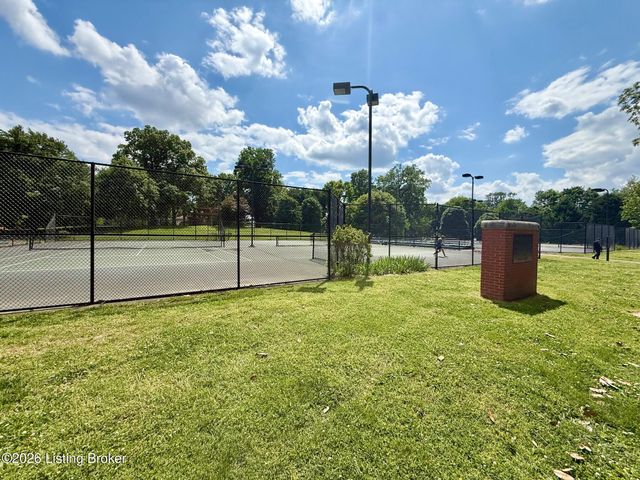1344 S 6th St, Louisville, KY 40208