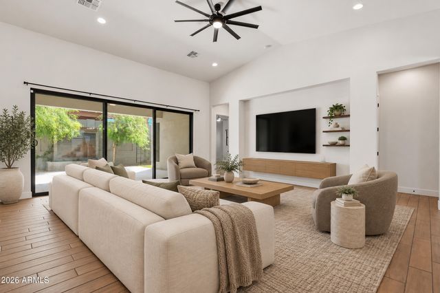 813 E Corral Road, Phoenix, AZ 85042