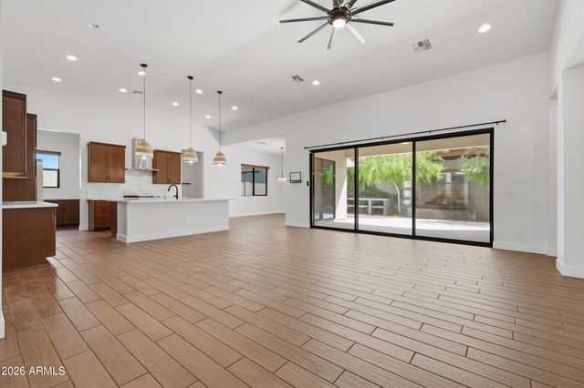 813 E Corral Road, Phoenix, AZ 85042