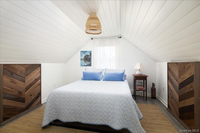 72 Cleveland Avenue, Massapequa, NY 11758