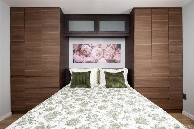 72 Cleveland Avenue, Massapequa, NY 11758