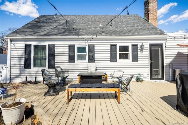 72 Cleveland Avenue, Massapequa, NY 11758