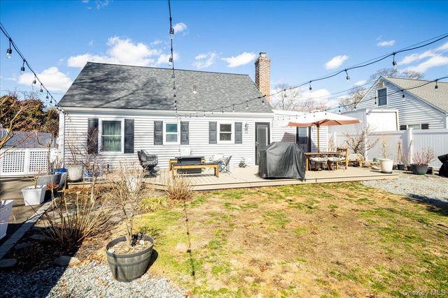 72 Cleveland Avenue, Massapequa, NY 11758